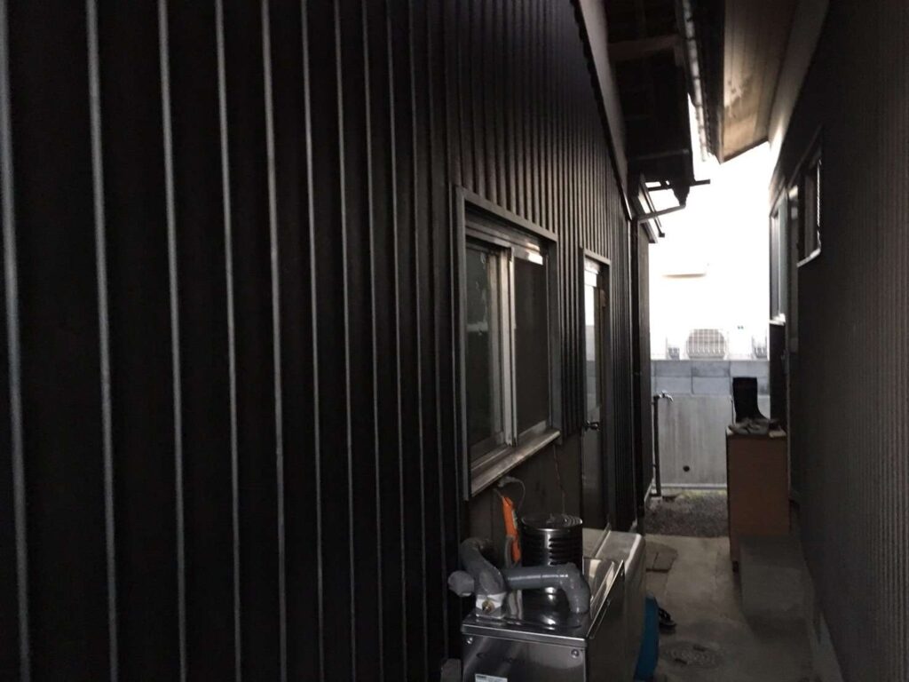 下松市 ヘアーサロン鋏竜様 外壁貼替工事
