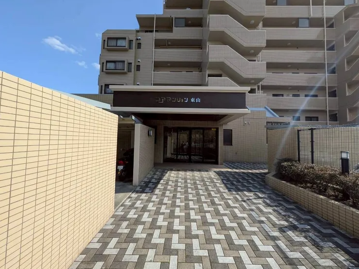 コアマンション東山8階